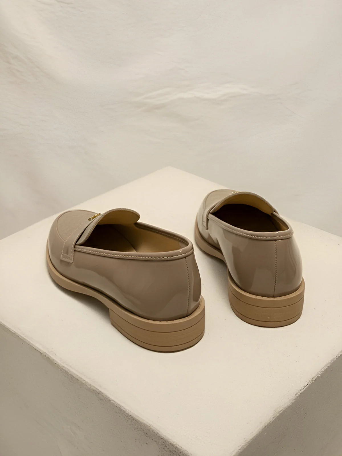 Angela Taupe - Image 5