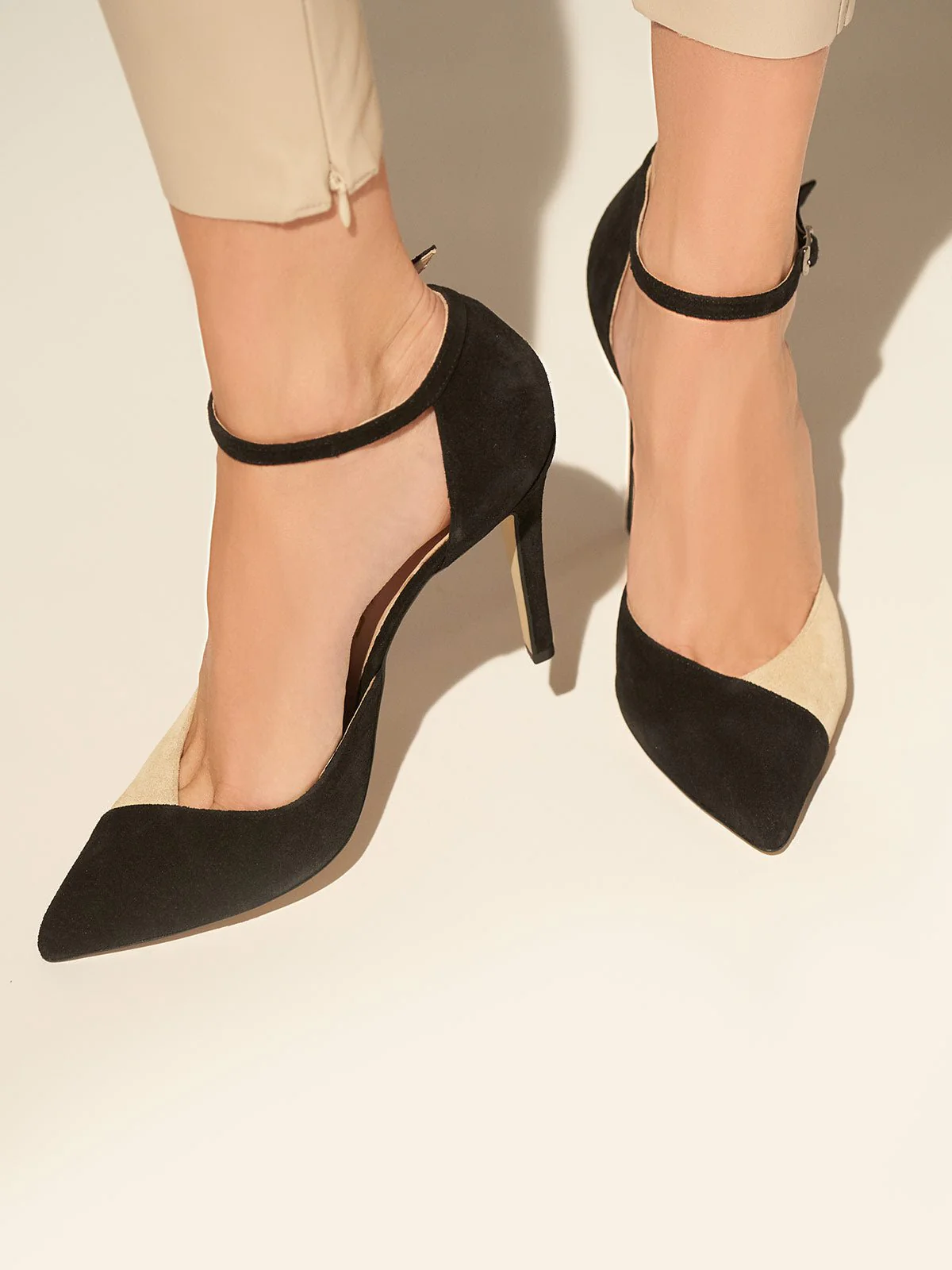 Briella Black & Beige - Image 3