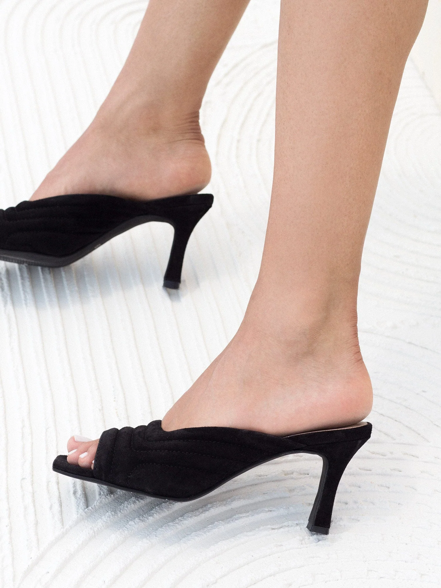 Chloe Black Mules - Image 4