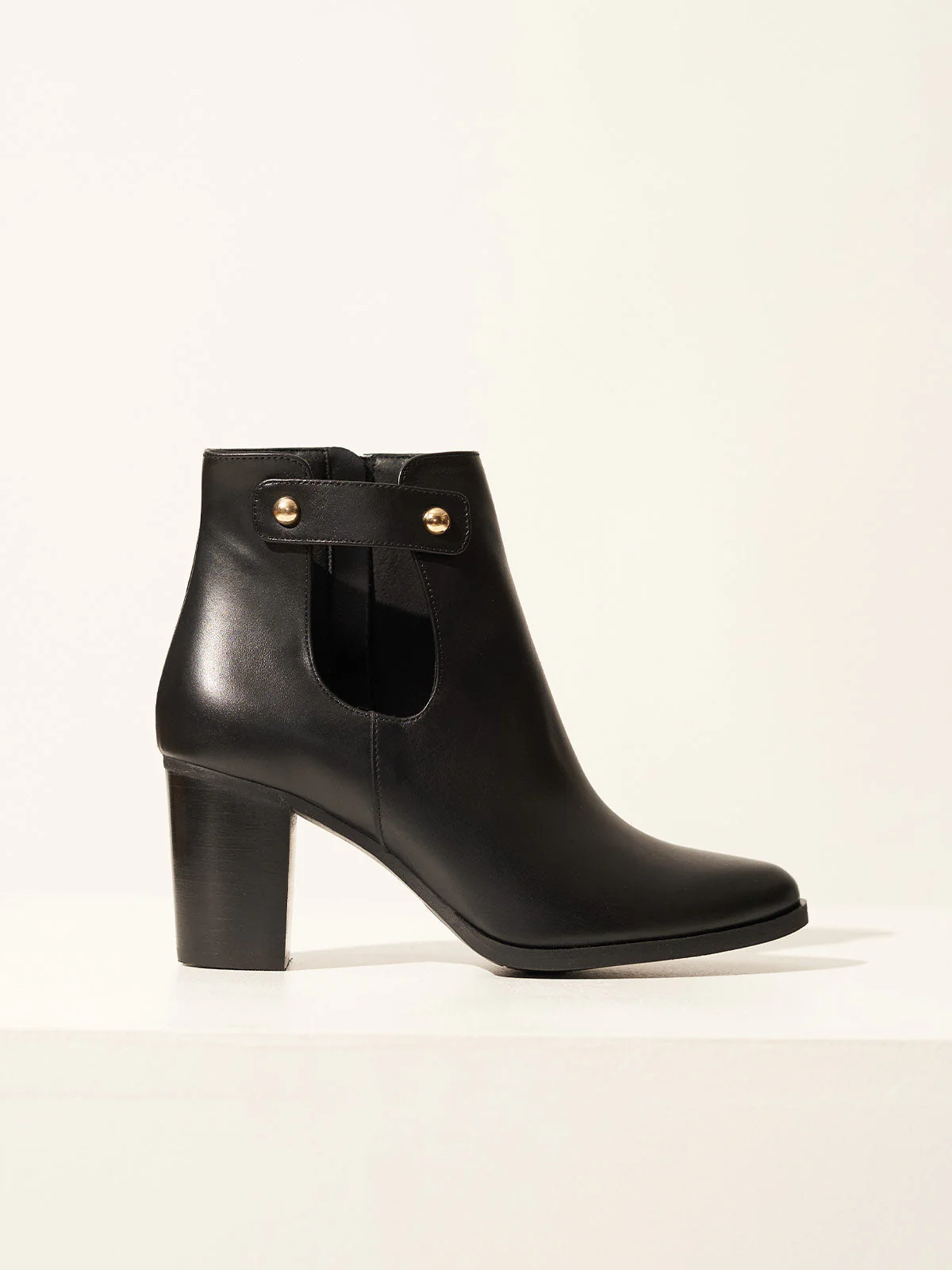 Estelle Black - Image 3