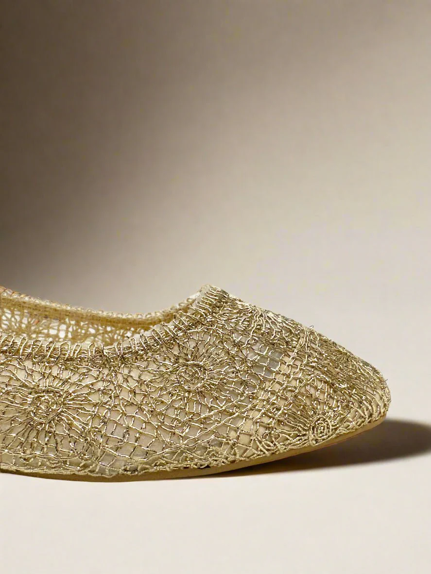 Vicky Gold - Image 5